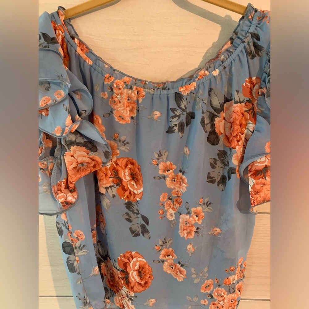 Off the shoulder floral top - Picture 2 of 4